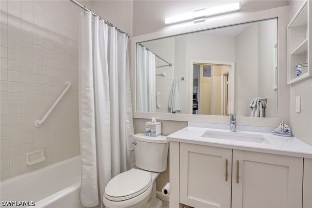 8385 Excalibur CIR G3, Naples, FL 34108