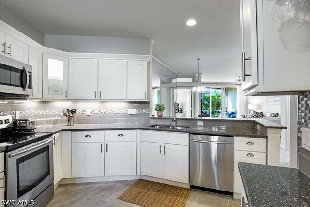 8385 Excalibur CIR G3, Naples, FL 34108
