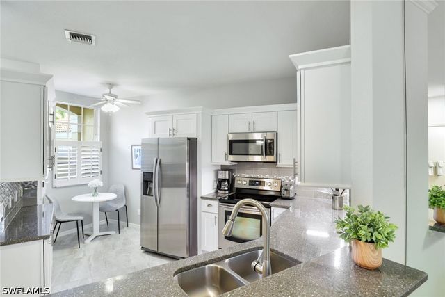 8385 Excalibur CIR G3, Naples, FL 34108