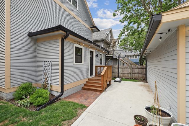 1107 24th Street, Des Moines, IA 50311