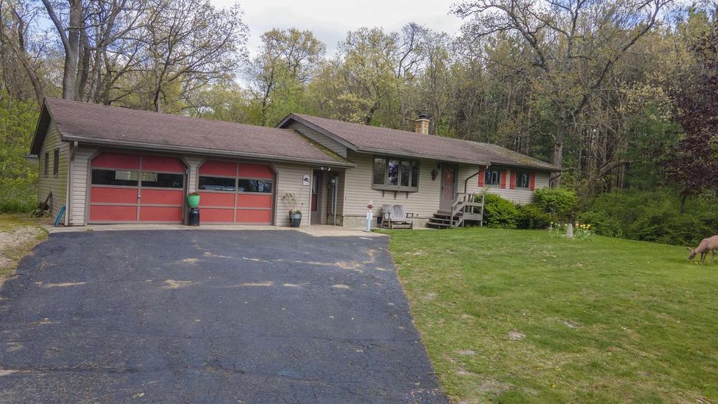 N4106 9TH LANE, Hancock, WI 54943
