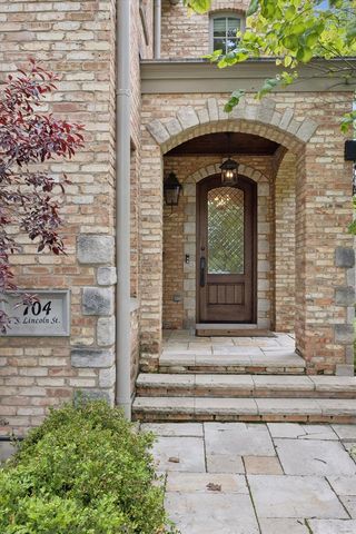 704 S Lincoln Street, Hinsdale, IL 60521