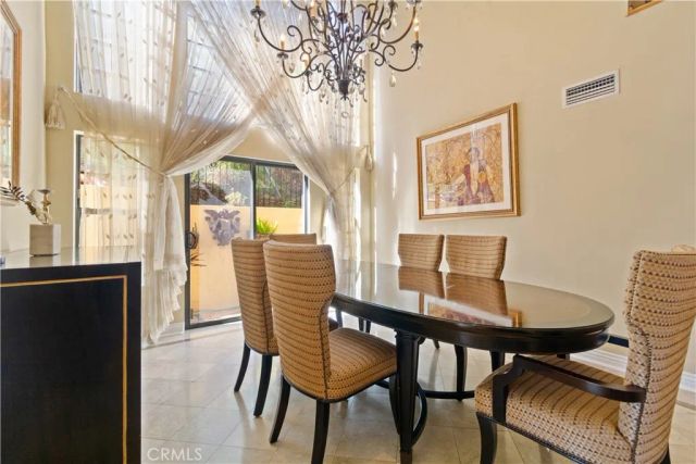 823 Moorside, Glendale, CA 91207