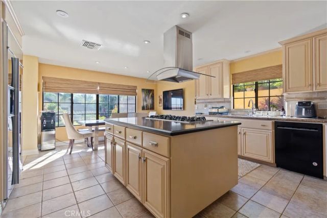 823 Moorside, Glendale, CA 91207