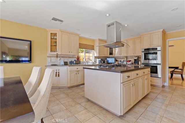 823 Moorside, Glendale, CA 91207