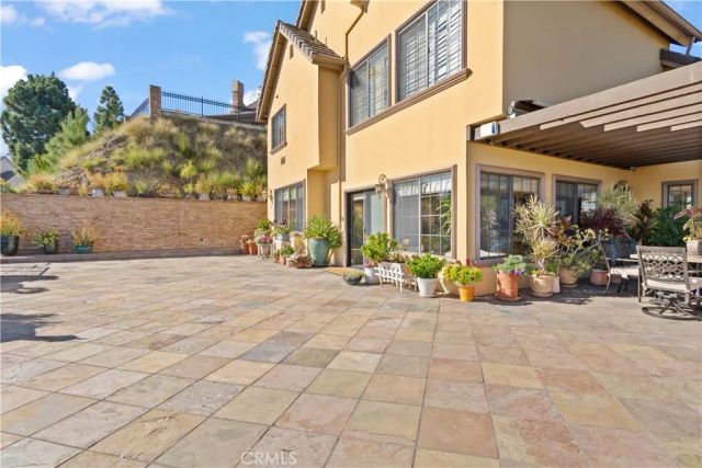 823 Moorside, Glendale, CA 91207