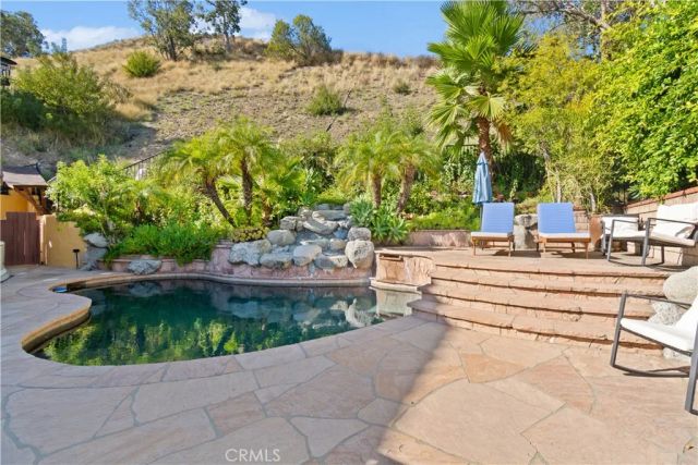 823 Moorside, Glendale, CA 91207