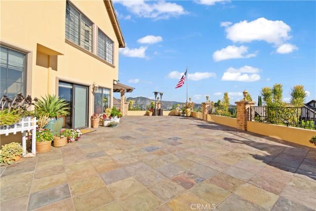 823 Moorside, Glendale, CA 91207