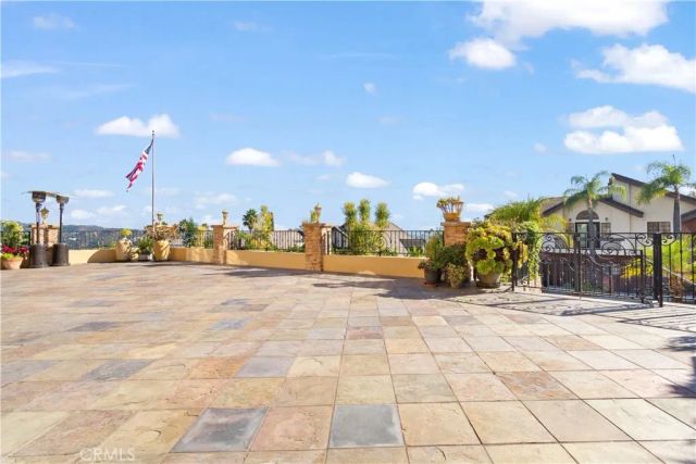 823 Moorside, Glendale, CA 91207
