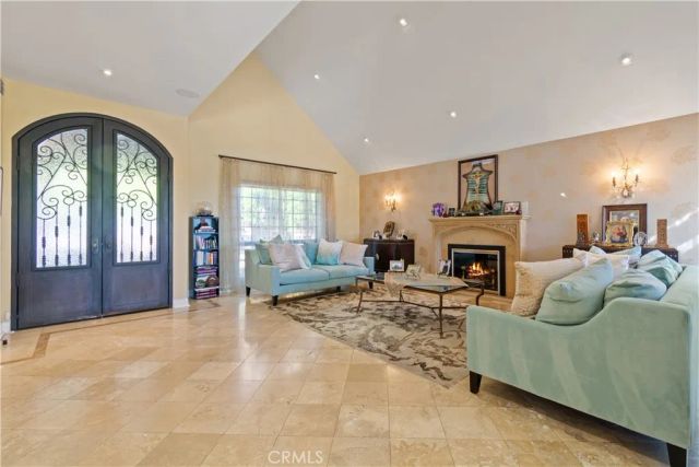 823 Moorside, Glendale, CA 91207