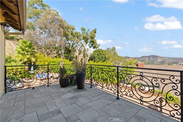 823 Moorside, Glendale, CA 91207
