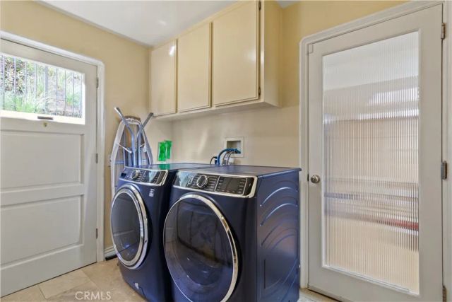 823 Moorside, Glendale, CA 91207