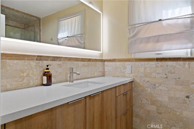 823 Moorside, Glendale, CA 91207
