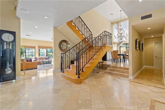 823 Moorside, Glendale, CA 91207