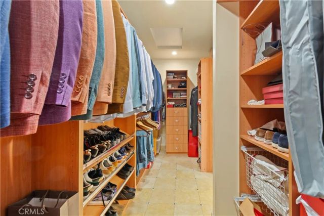 823 Moorside, Glendale, CA 91207