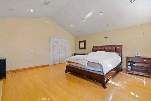 823 Moorside, Glendale, CA 91207