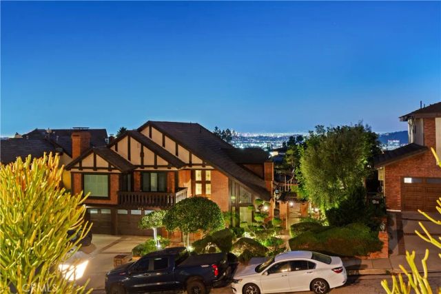 823 Moorside, Glendale, CA 91207