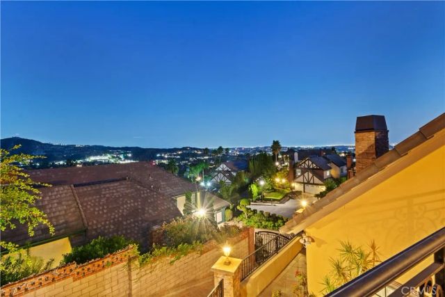 823 Moorside, Glendale, CA 91207