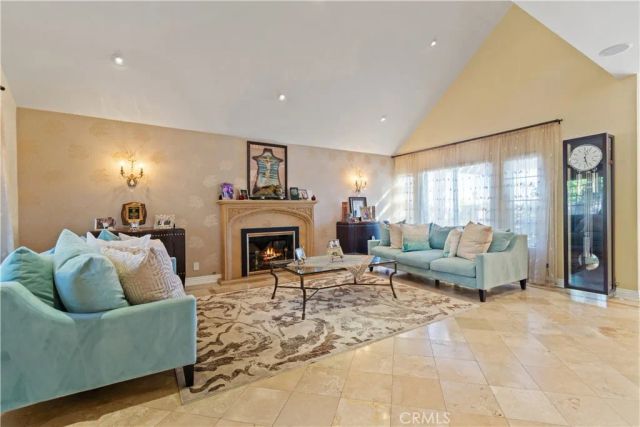 823 Moorside, Glendale, CA 91207