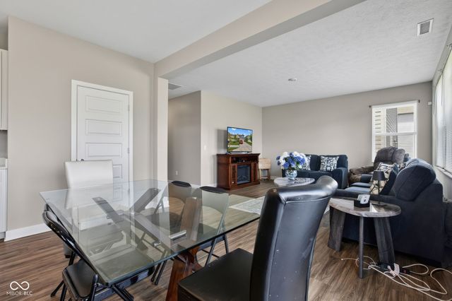 2306 S Bingham Place, New Palestine, IN 46163