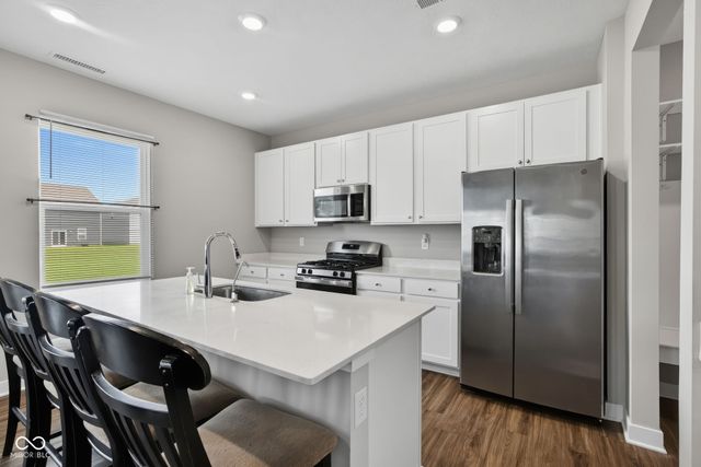 2306 S Bingham Place, New Palestine, IN 46163