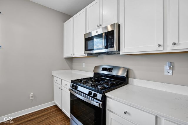 2306 S Bingham Place, New Palestine, IN 46163