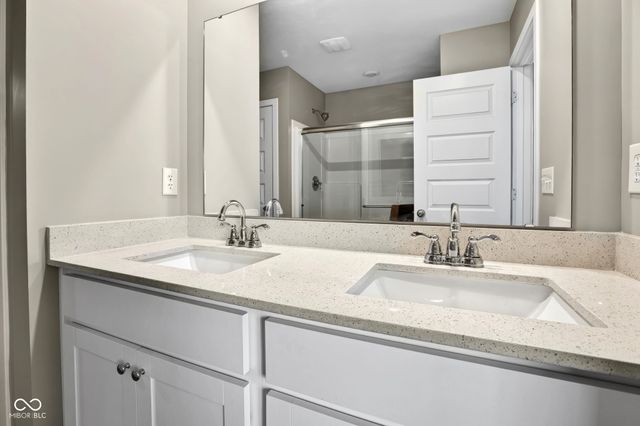 2306 S Bingham Place, New Palestine, IN 46163