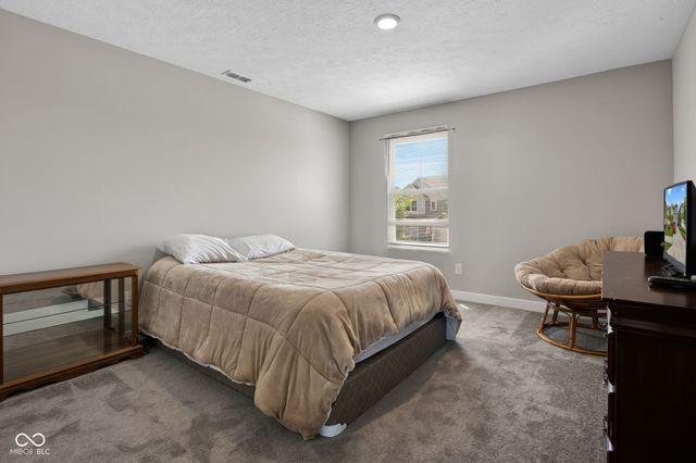 2306 S Bingham Place, New Palestine, IN 46163