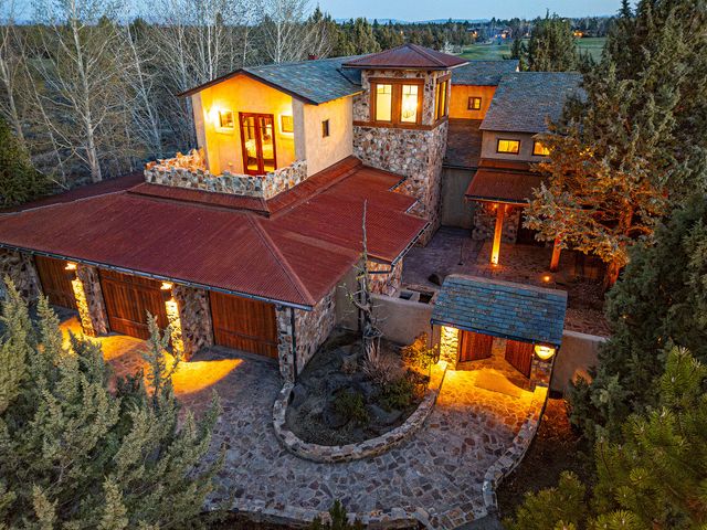 23021 Brushline Court, Bend, OR 97701