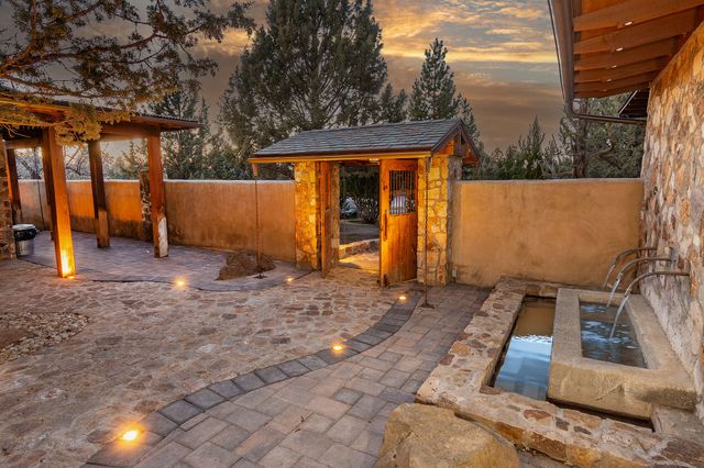 23021 Brushline Court, Bend, OR 97701