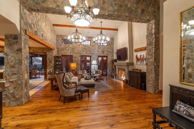 23021 Brushline Court, Bend, OR 97701