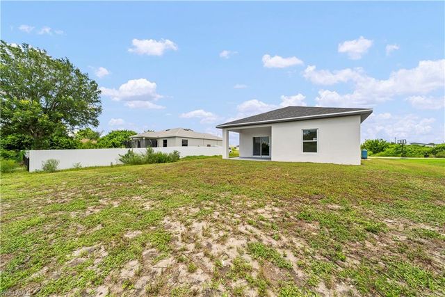 512 Caywood AVE S, Lehigh Acres, FL 33974