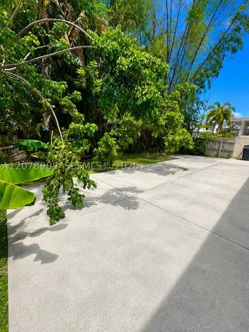 11981 SW 271st Ter, Homestead, FL 33032