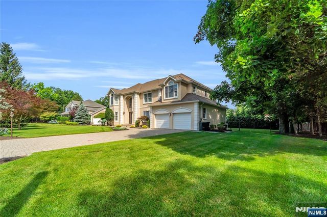 512 Brook Avenue, River Vale, NJ 07675
