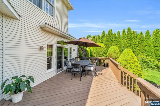 512 Brook Avenue, River Vale, NJ 07675