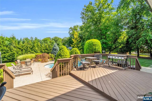 512 Brook Avenue, River Vale, NJ 07675
