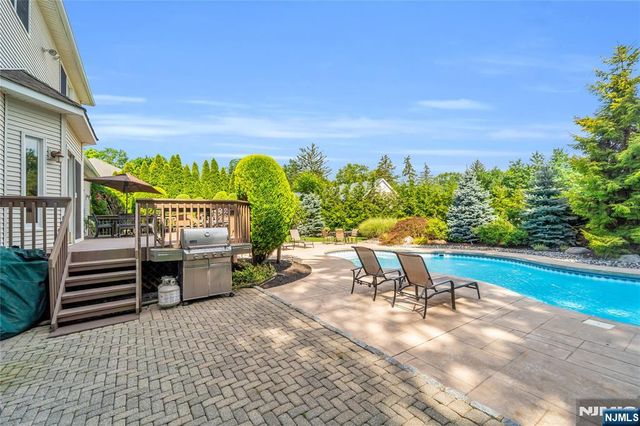512 Brook Avenue, River Vale, NJ 07675