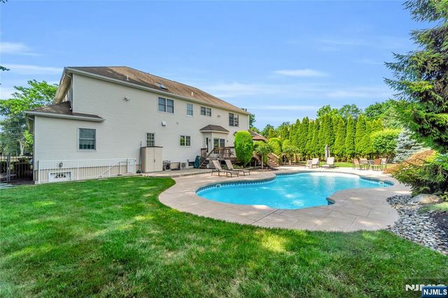 512 Brook Avenue, River Vale, NJ 07675