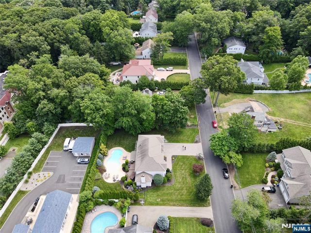 512 Brook Avenue, River Vale, NJ 07675