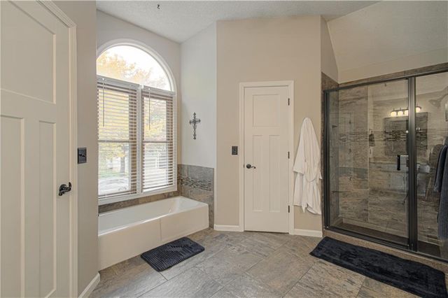 15749 W 137th Street, Olathe, KS 66062