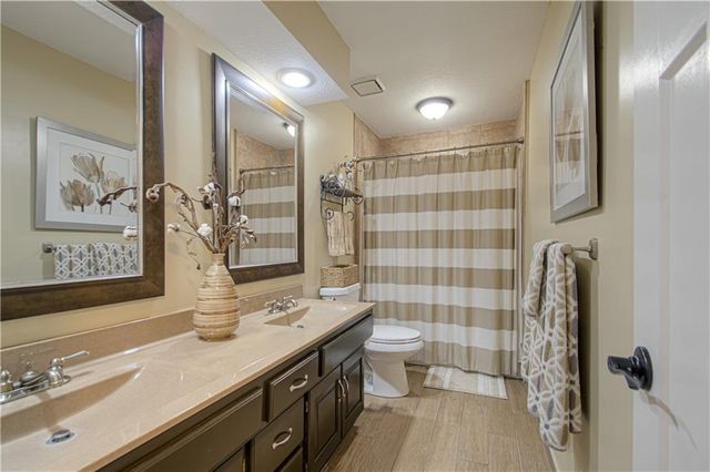 15749 W 137th Street, Olathe, KS 66062