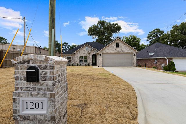 1201 Alice Drive, Longview, TX 75605