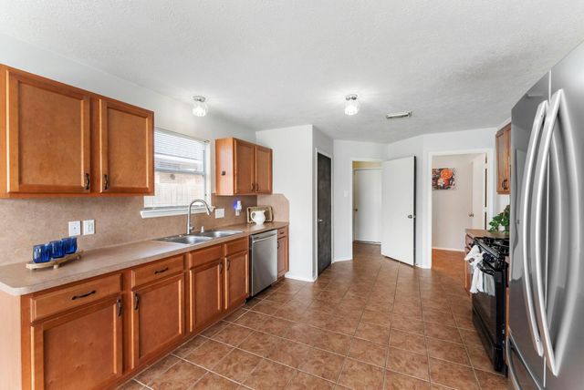 7203 Cool Springs Court, Magnolia, TX 77354