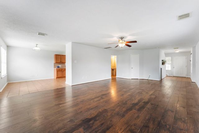 7203 Cool Springs Court, Magnolia, TX 77354