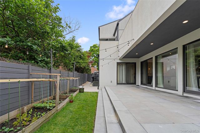 166-15 35th Avenue, Flushing, NY 11358