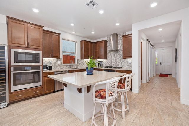 8536 Avelin Pl, El Dorado Hills, CA 95762