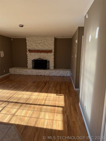 5716 S 80th East Avenue, Tulsa, OK 74145