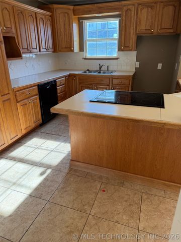 5716 S 80th East Avenue, Tulsa, OK 74145