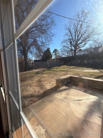 5716 S 80th East Avenue, Tulsa, OK 74145