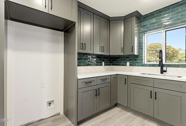 1121 La Puerta Street, Los Angeles, CA 90023